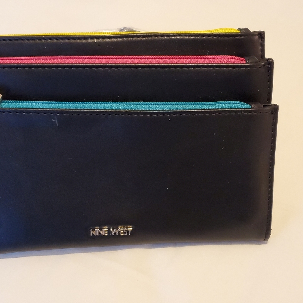 Nine West wristlet clutch purse